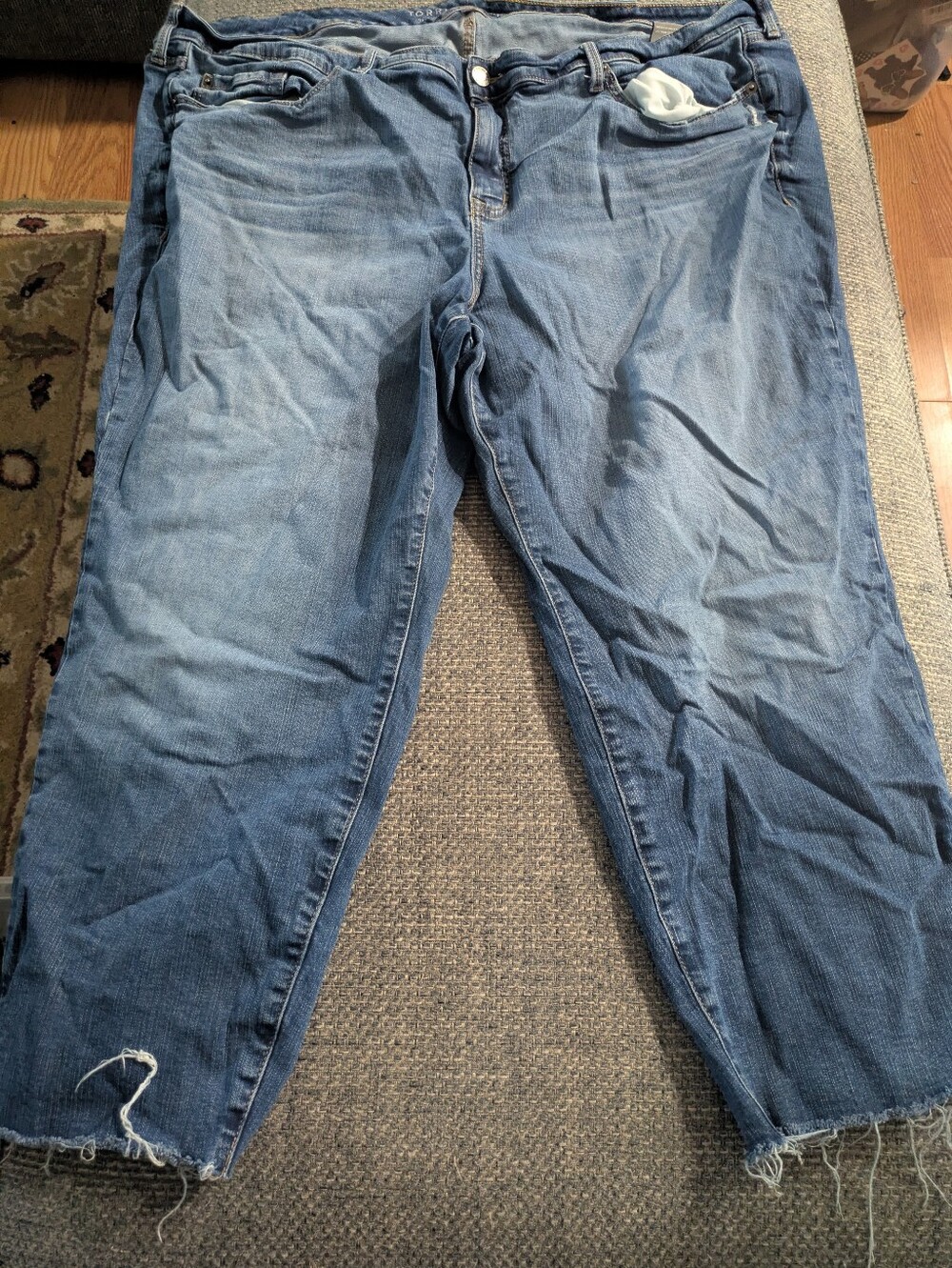 Light Wash Straight-Leg Jeans - Blue